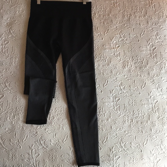 Athletic leggings - Picture 2 of 7